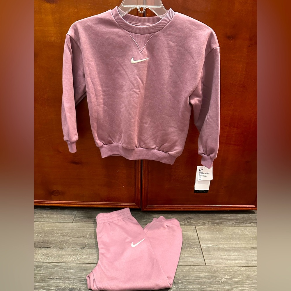 Nike toddler 2 piece set